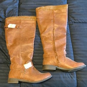 Knee high boots. Size 9